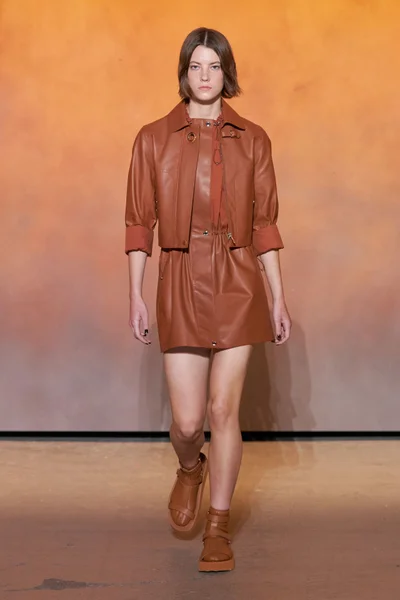 Look 17